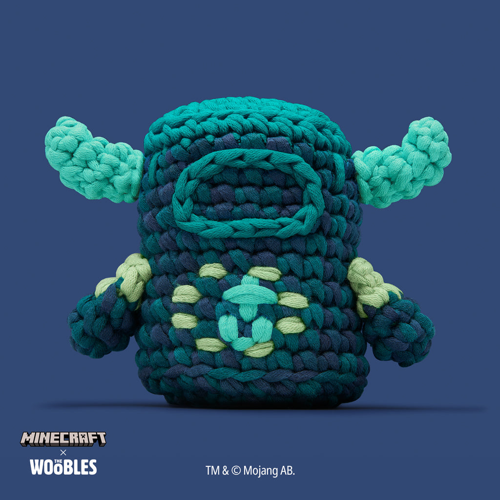 Alternative view of Minecraft A-Warden-Winning Bundle